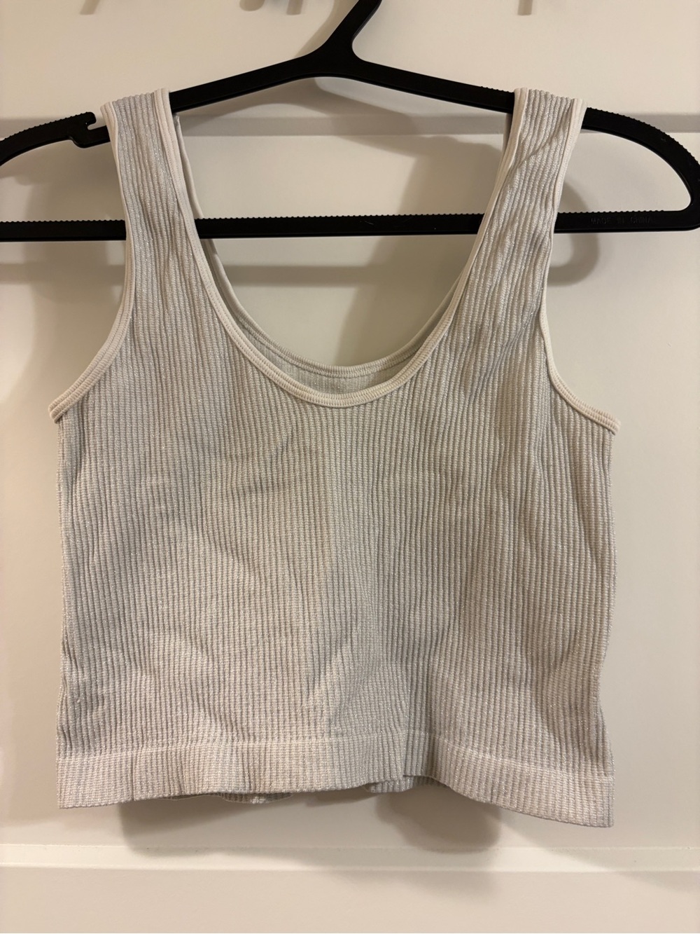 BKE White Sparkle Ribbed Cropped Scoop Tank